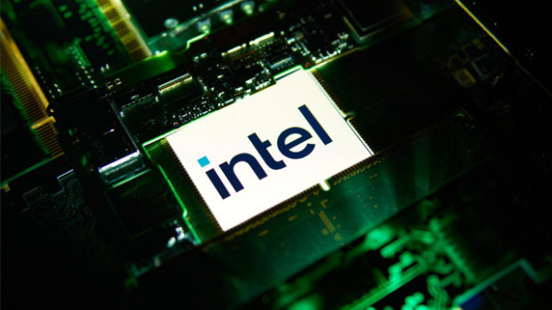 Intel приостановила деятельность в России
