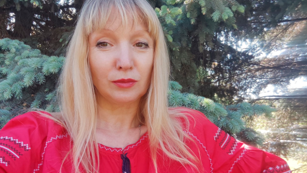Ставлять п’єсу про життя Стуса: актори зруйнованого театру в Маріуполі відновили творчість