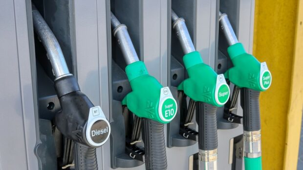 Подешевшали всі види пального, окрім автогазу: ціни на АЗС України 11 травня