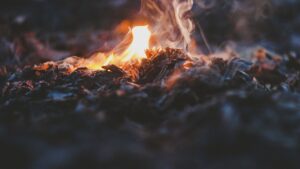 Попіл, вогонь, вогнище