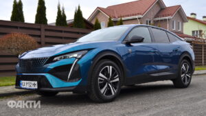 Тест-драйв Peugeot 408: новий фастбек на українських дорогах