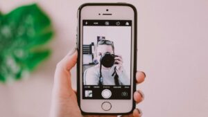 Як прибрати віддзеркалення камери на iPhone