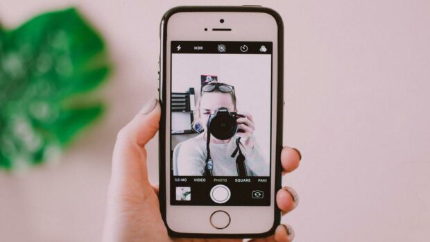 Як прибрати віддзеркалення камери на iPhone