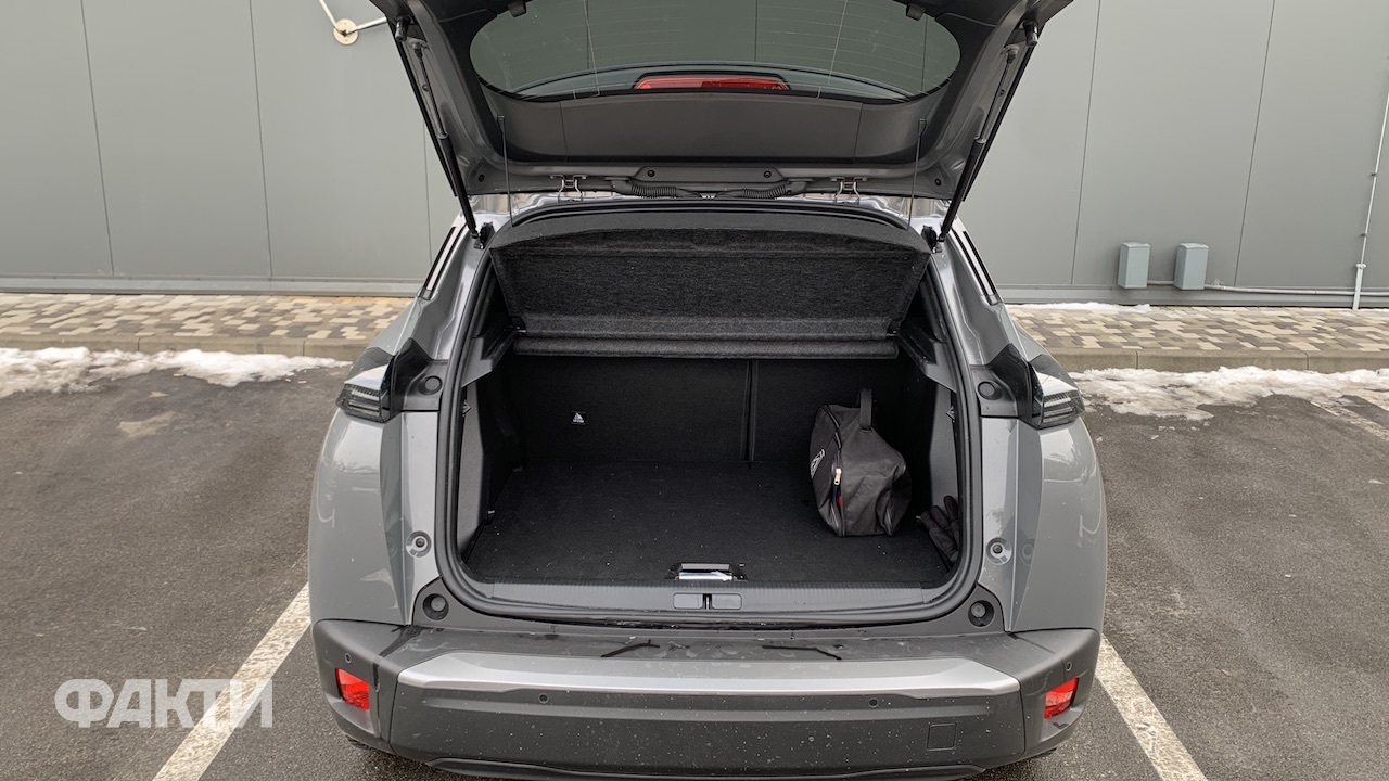 Peugeot E-2008 – тест-драйв кросовера (фото) Фото 6