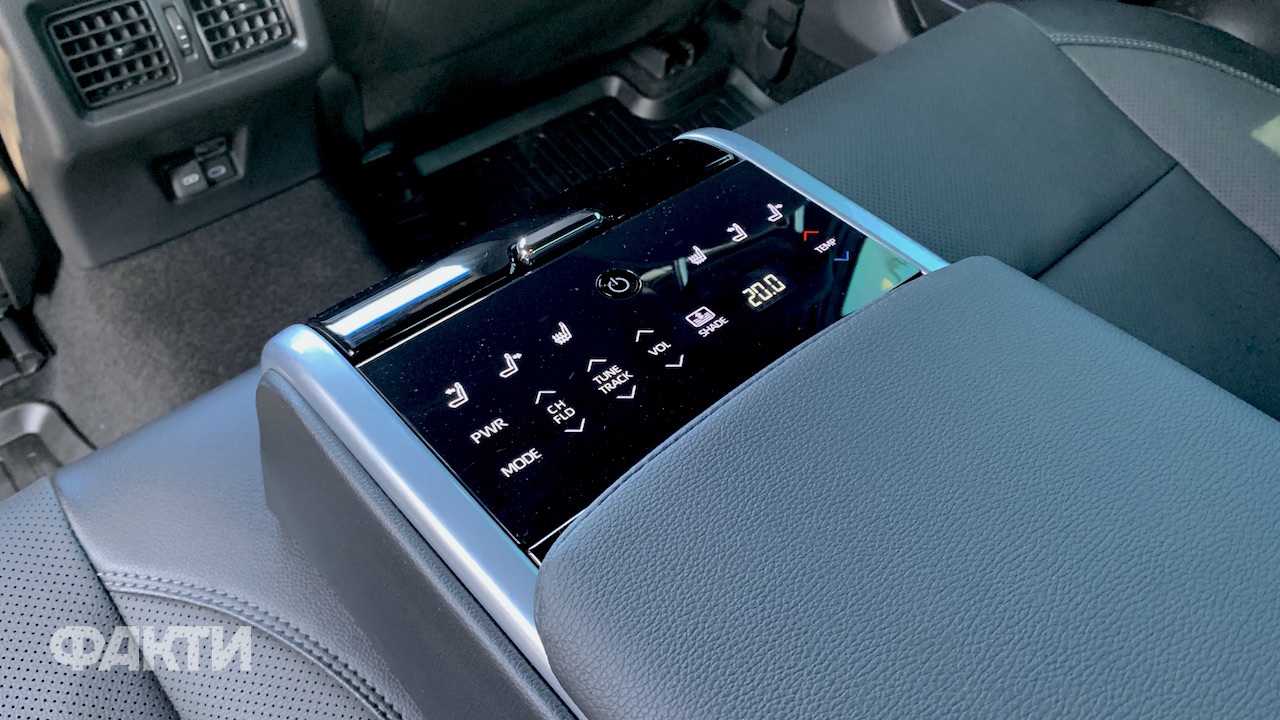 Toyota Camry: тест-драйв седана (фото) Фото 7