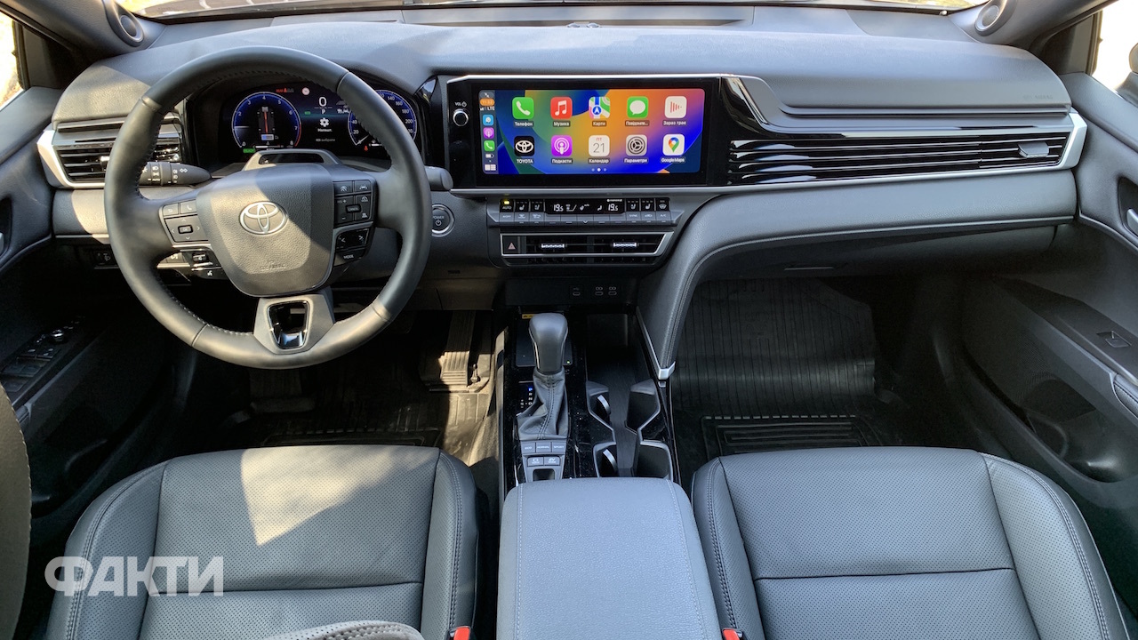 Toyota Camry: тест-драйв седана (фото) Фото 2