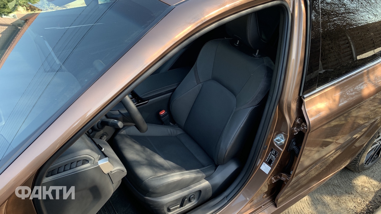 Toyota Camry: тест-драйв седана (фото) Фото 5