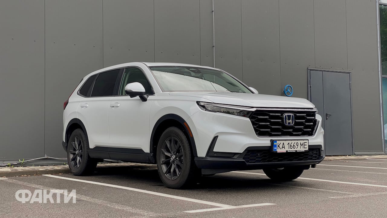 Honda CR-V e:HEV: тест-драйв кросовера (фото) Фото 11
