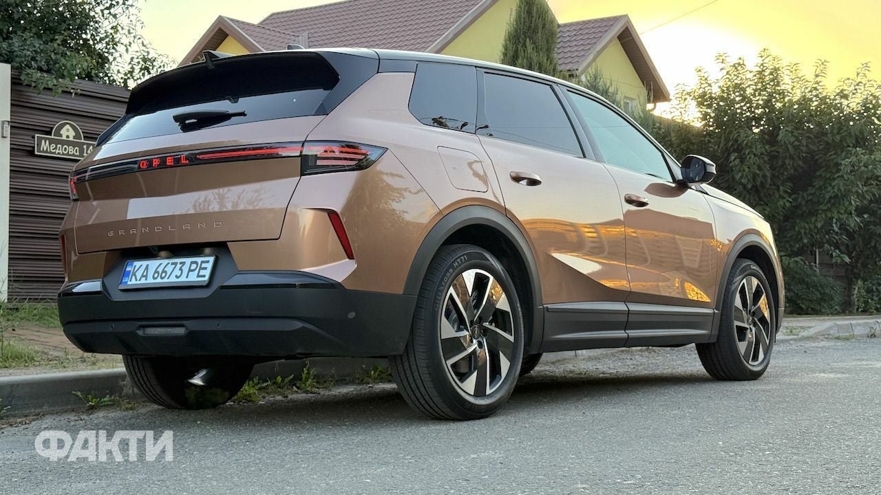 Opel Grandland 2025 – тест-драйв кроссовера (фото) Фото 1