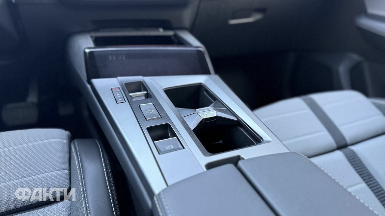 Opel Grandland 2025 – тест-драйв кроссовера (фото) Фото 5